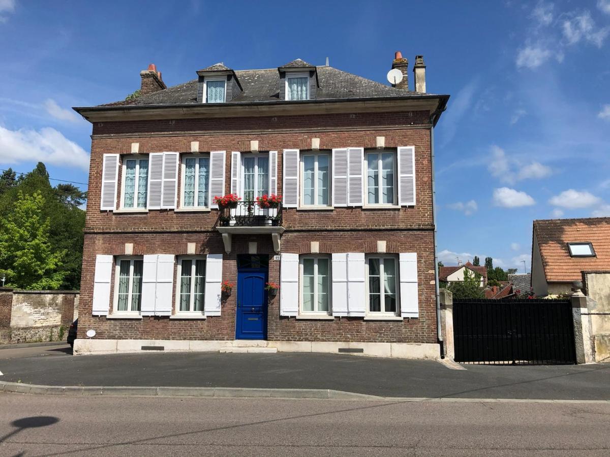 Maison Quatre Freres Louviers Esterno foto